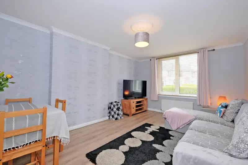 2-Bed Ground Floor Flat with Parking - Ideal for First-Time Buyers and Investors