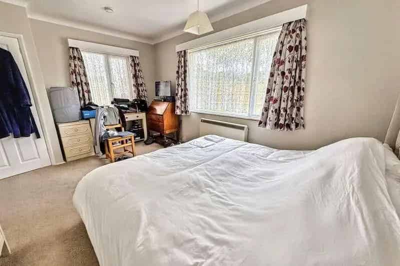 2 Bed Detached Bungalow For Sale No Onward Chain