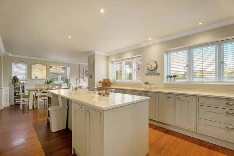 4 Bedroom Detached House for Sale Lower Broadheath Worcestershire