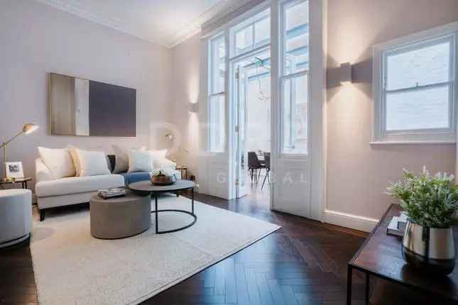 Flat for sale in Knightsbridge, London SW7