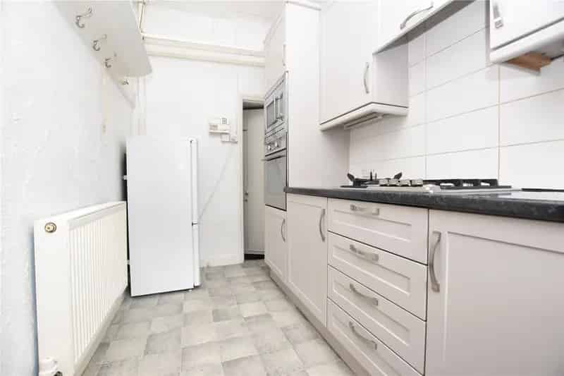 One Bedroom Back-to-Back Terrace Near Morley Town Centre