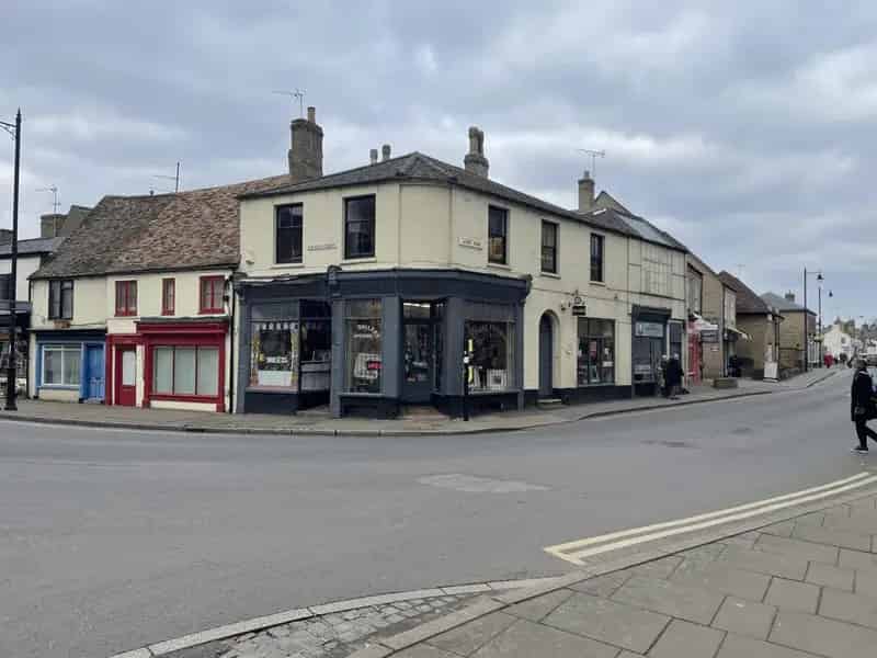 1800 Period Building For Sale Freehold Interest