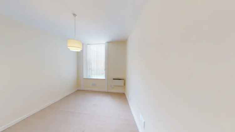 3 Bedroom Flat To Rent Available May 30 2025