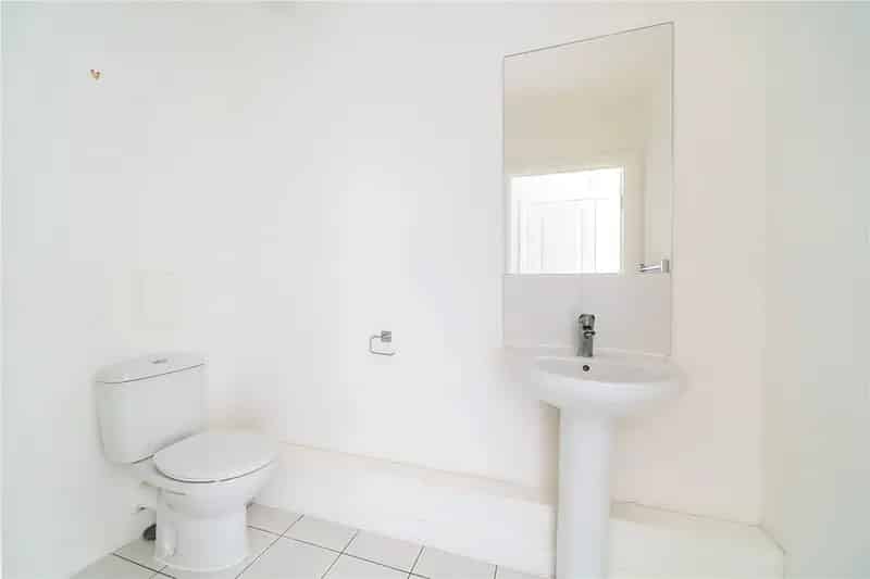 2 Bedroom Canal-Side Flat London East End