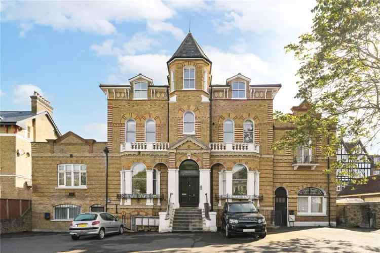 2 bedroom flat/apartment in London