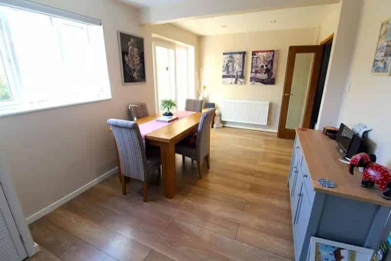 4 Bedroom Link Detached House for Sale
