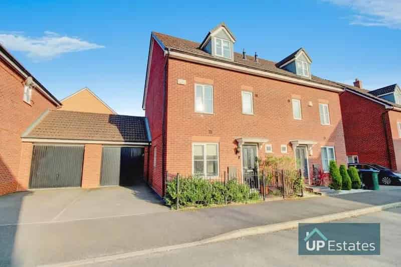 4 Bedroom Semi-Detached House for Sale
