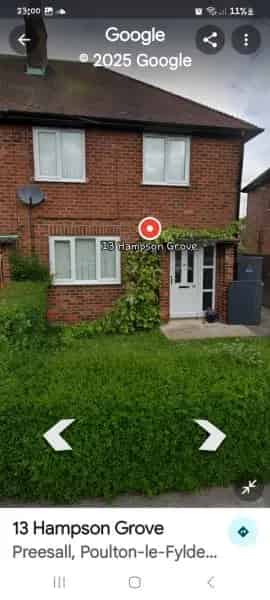 Beautiful 3 Bedroom House with 2 Gardens and New Kitchen Bathroom