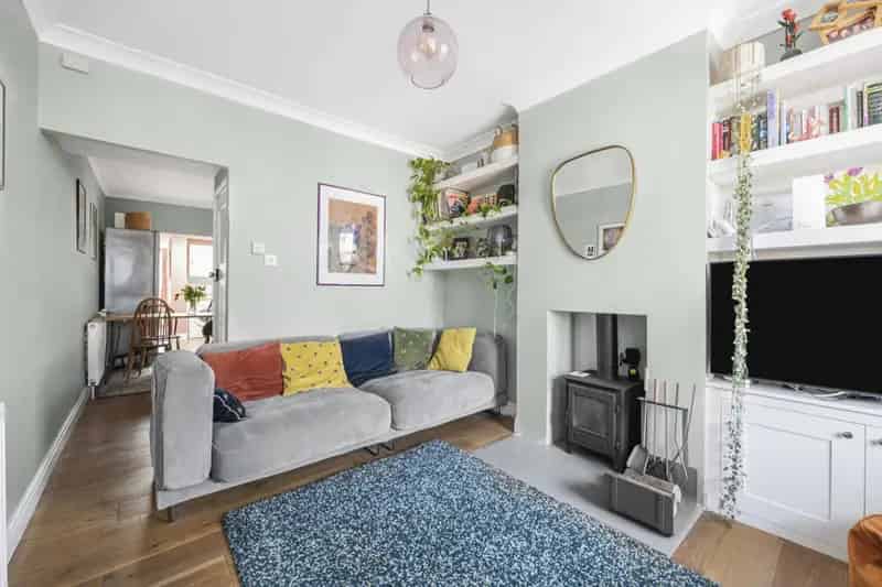 2 Bedroom House Near South Croydon Station