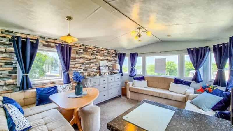 2 Bedroom Delta Sapphire Park Home for Sale