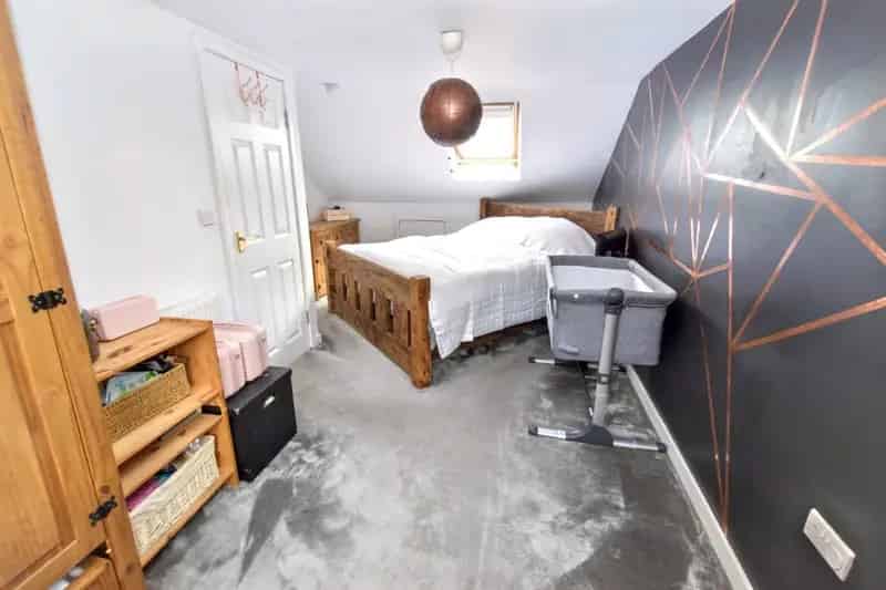Spacious Semi-Detached Family Home Near Leeds
