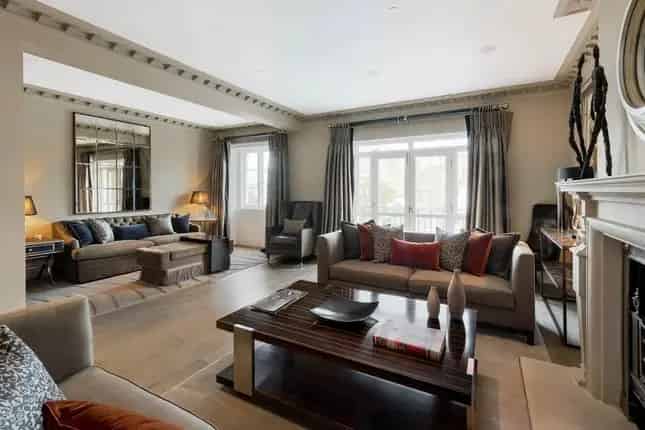 Belgravia Eaton Place Maisonette - 3 Beds, Roof Terrace, Smart Home