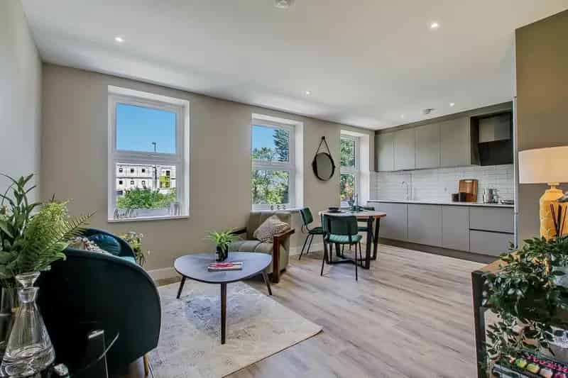 2 Bed Flat for Sale New Southgate High Specification Apartment