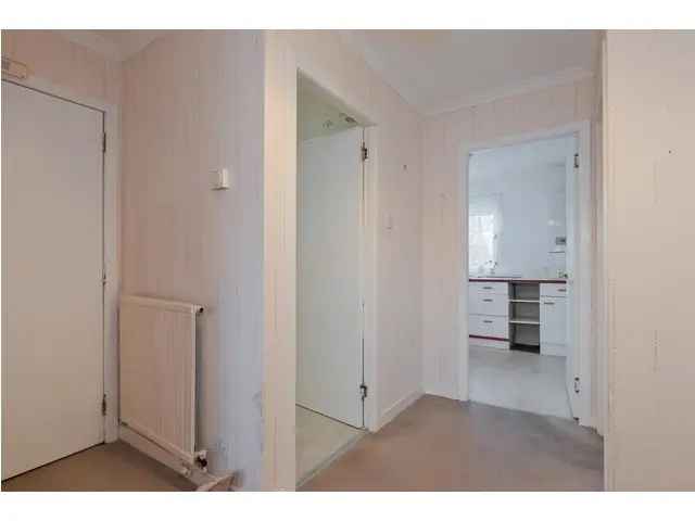 2 bedroom flat  for sale