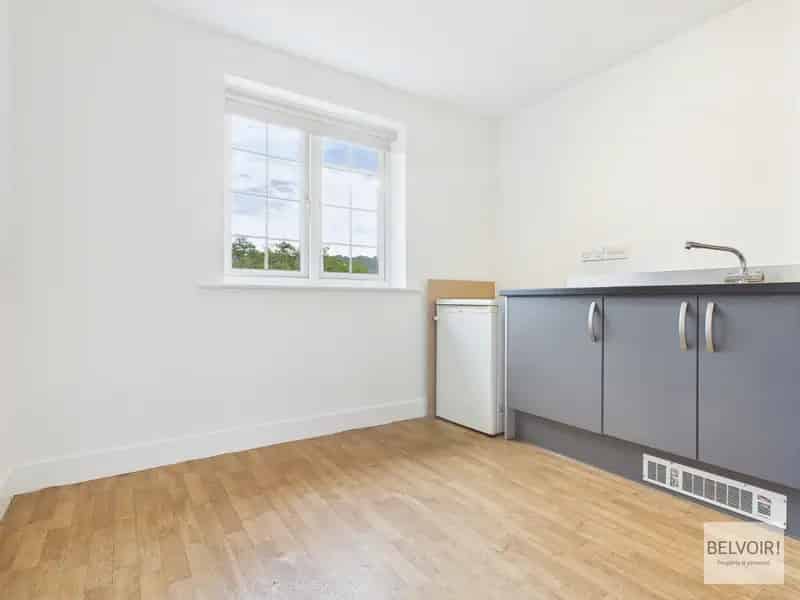 2 Bedroom Apartment House to Rent