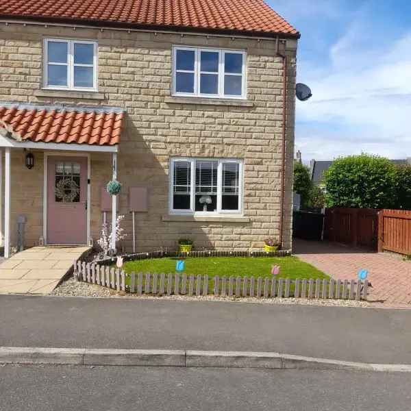 3 Bedroom House with New Kitchen and Large Garden