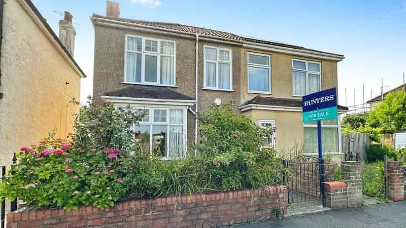 3 Bedroom 1930s Semi-Detached House for Sale