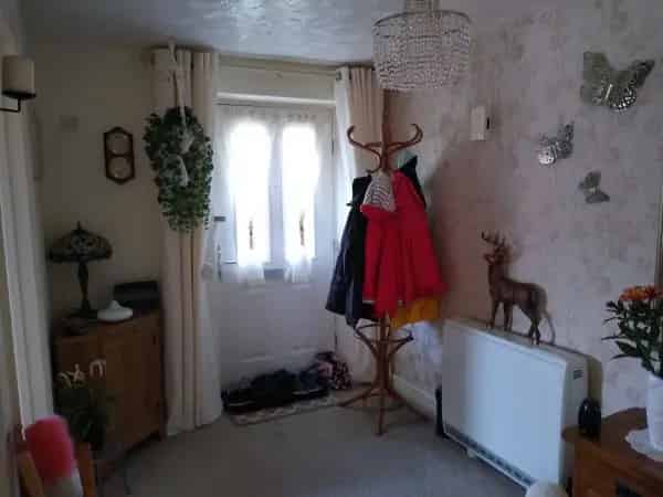 Wet Room, Good Size Bedrooms, Fitted Kitchen, Large Lounge, Garden, Driveway