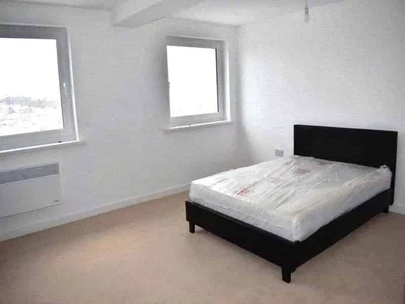 Two Bedroom Apartment Keighley Integrated Appliances Parking