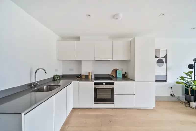 Studio Apartment to Rent - 5 Weeks Free - Wifi & Parking