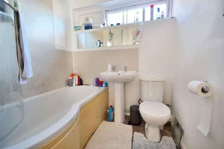 2 Bed Flat for Sale in Winchester