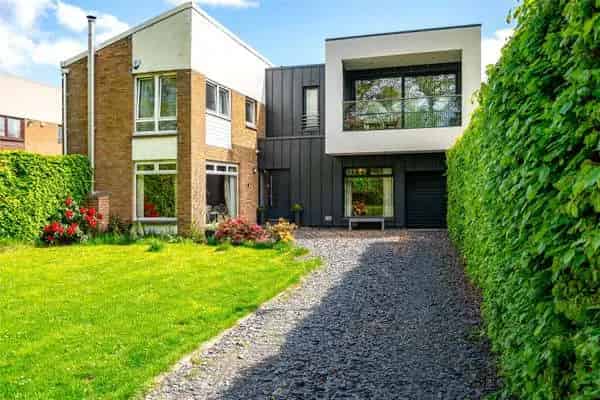 Four to Five Bedroom House with Studio Apartment and Private Gardens