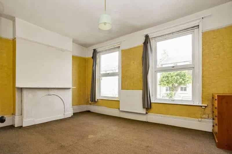 5 Bedroom Period House For Sale in Clapton