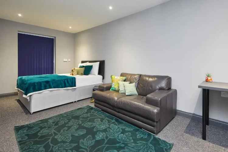 4 Bedroom Terraced House for Rent