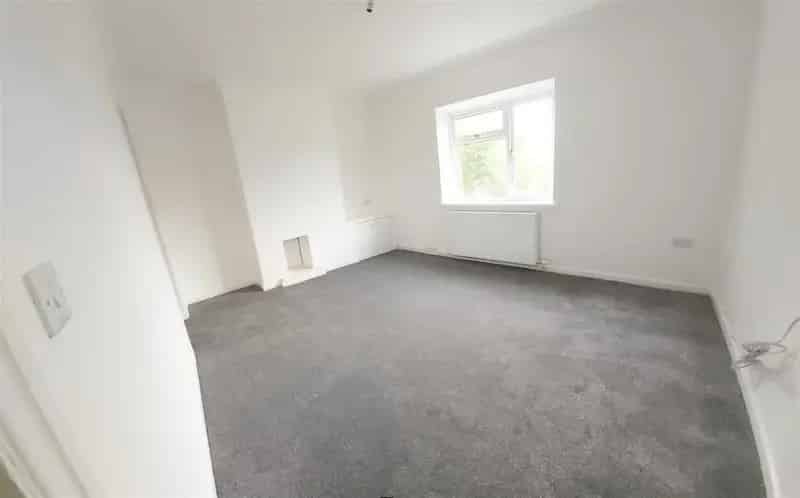 2 Double Bedroom House in Mayhill Swansea