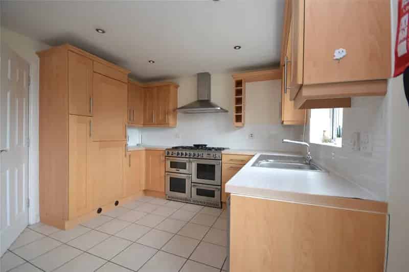 4 Bedroom House to Rent Furnished No Deposit Option