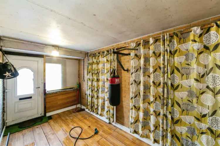 Large Detached Home Four Double Bedrooms Wombwell