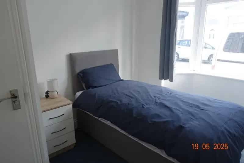 4 bedroom Flat
 To Let 
Total Size: 776 SQ FT
