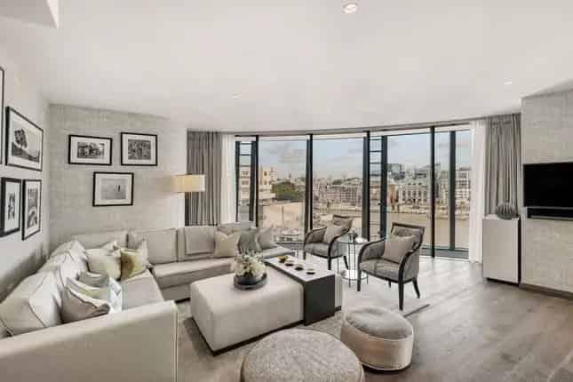 Luxury 2-Bed Flat in One Blackfriars London