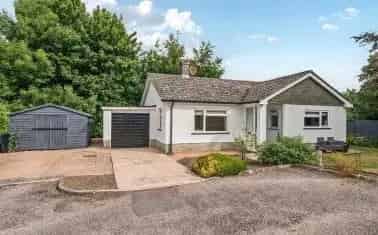 2 Bed Detached Bungalow Honiton Town Centre