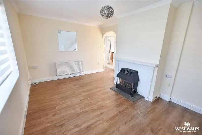 3 Bed Semi-Detached House for Sale in Johnston