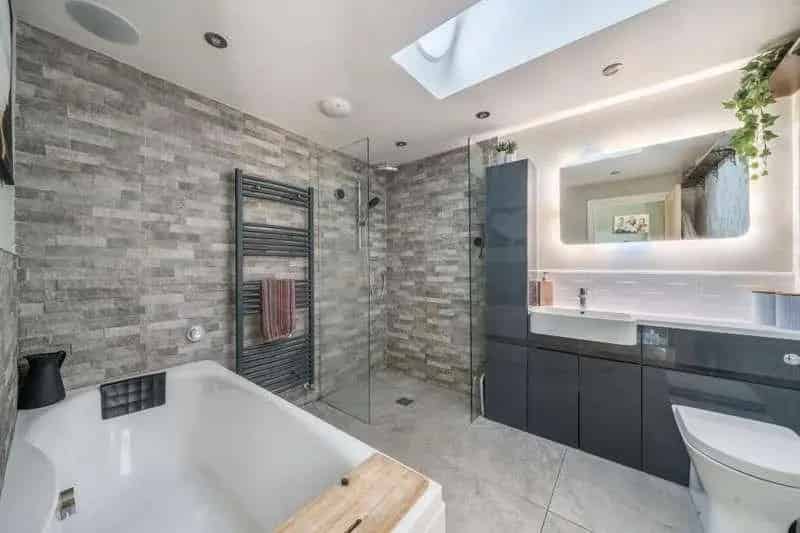 5 Bed House for Sale Near Top Schools
