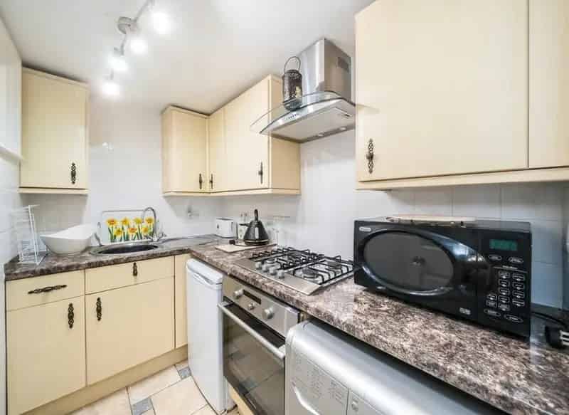 One Bedroom Edwardian Flat Near East Finchley Station