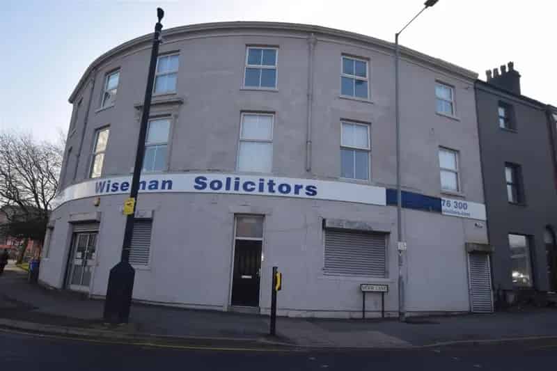 2 Bed Apartment Bolton Town Centre Close to Market