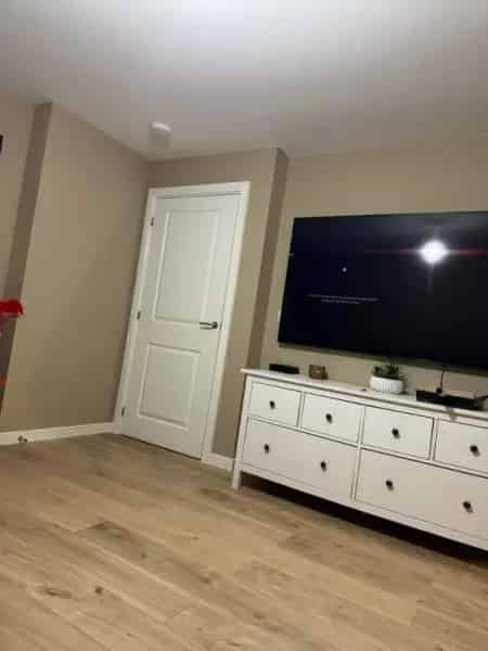 Lovely 2 Bedroom House with Garden Parking and Large Kitchen