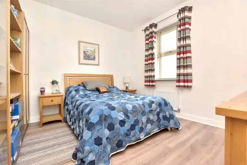 4 Bed Detached Home With Summerhouse and Solar Panels