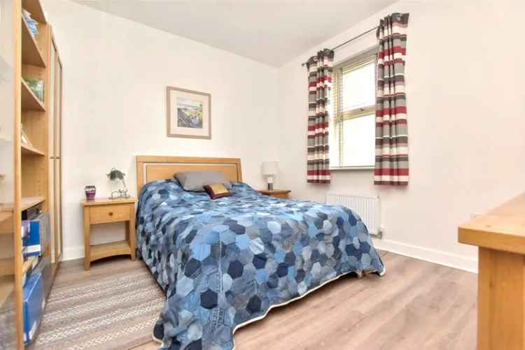 4 Bed Detached Home With Summerhouse and Solar Panels