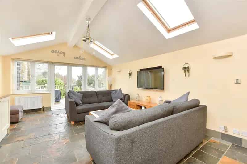 4 Bedroom Character Cottage For Sale