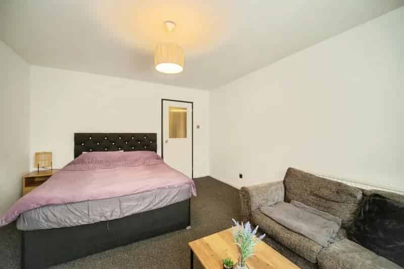 1 Bedroom Ground Floor Flat for Sale in Basingstoke