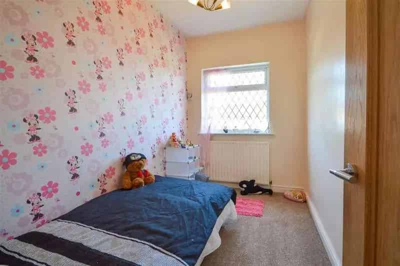 3 Bed Semi Detached House For Sale Near Town Centre