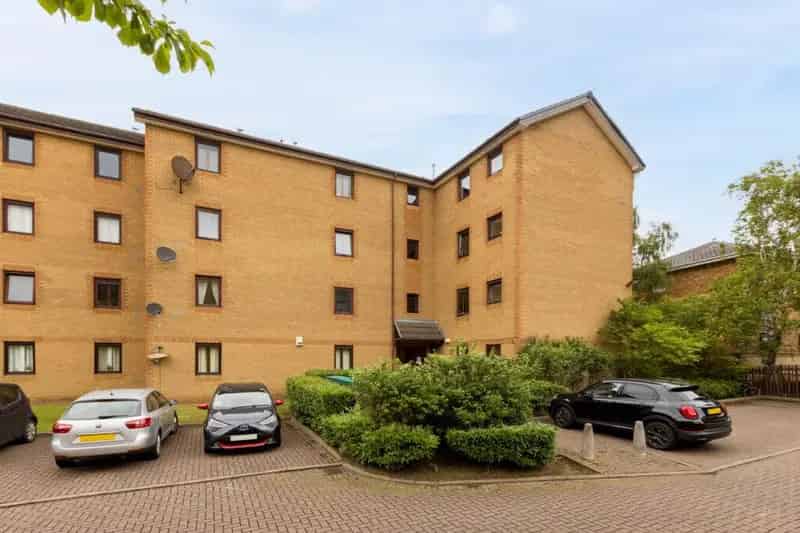 2 Bedroom Flat for Sale in Edinburgh