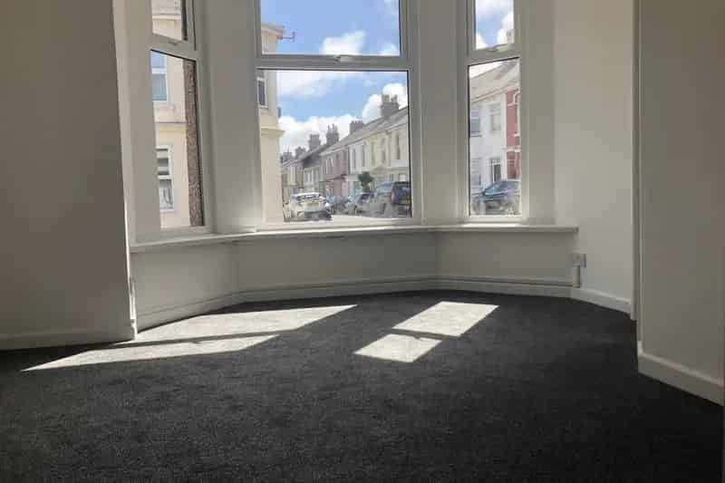 Refurbished One Bedroom Flat Plymouth Zero Deposit Available
