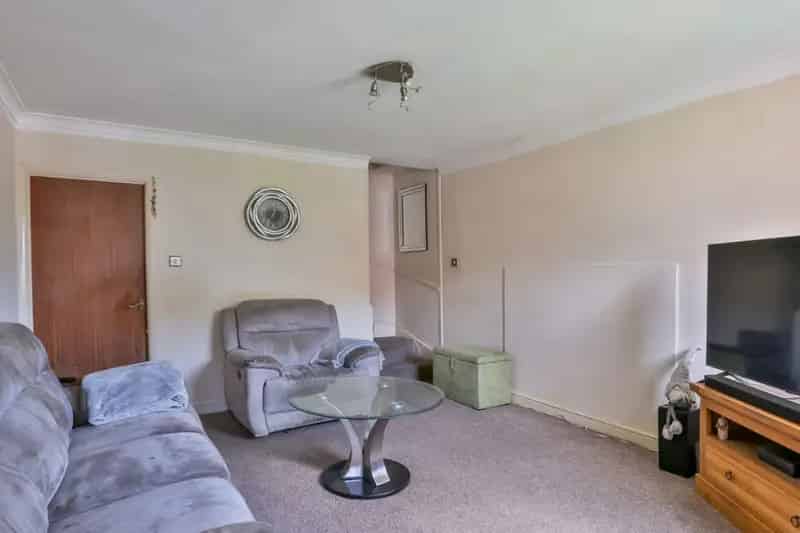 2 Bedroom House For Sale Near Amenities