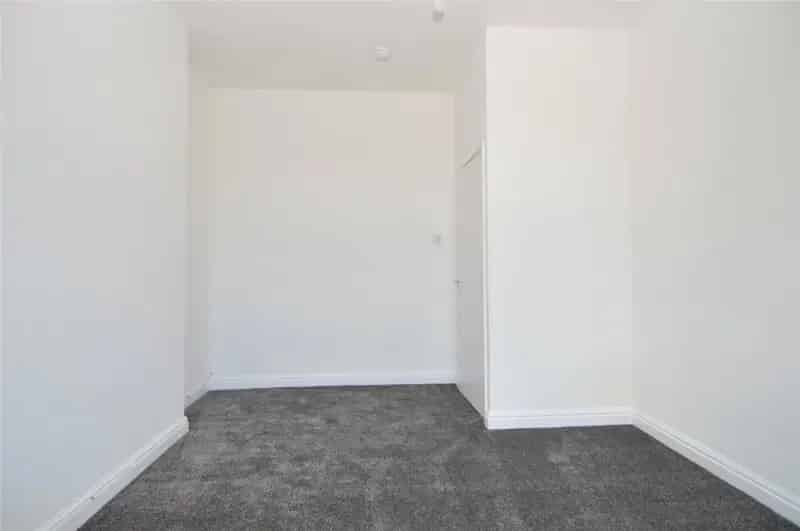1 Bedroom Apartment - Newly Renovated Ground Floor