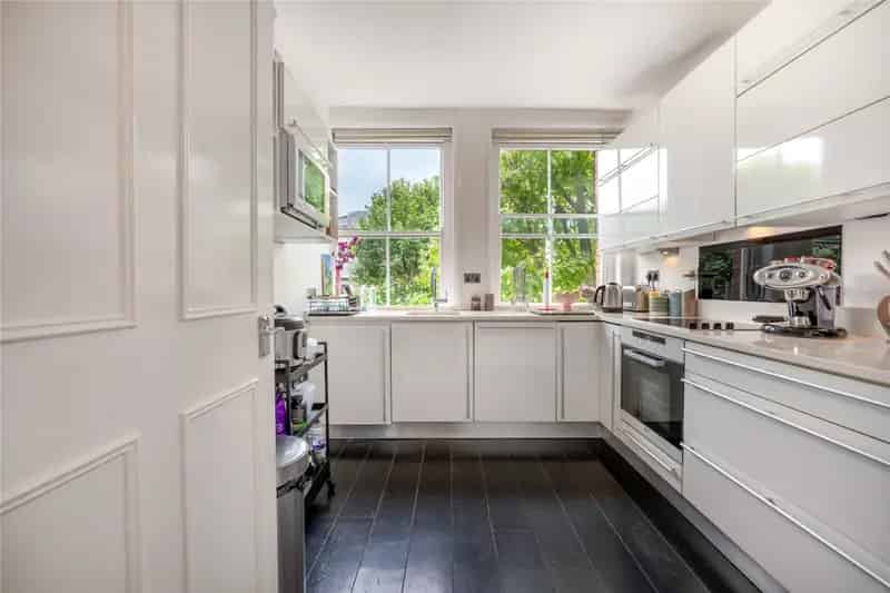 2 bedroom flat/apartment in Elgin Avenue