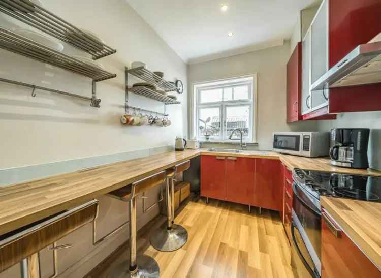 3 Bed 2 Bath Ground Floor Conversion Apartment Near Ealing Broadway